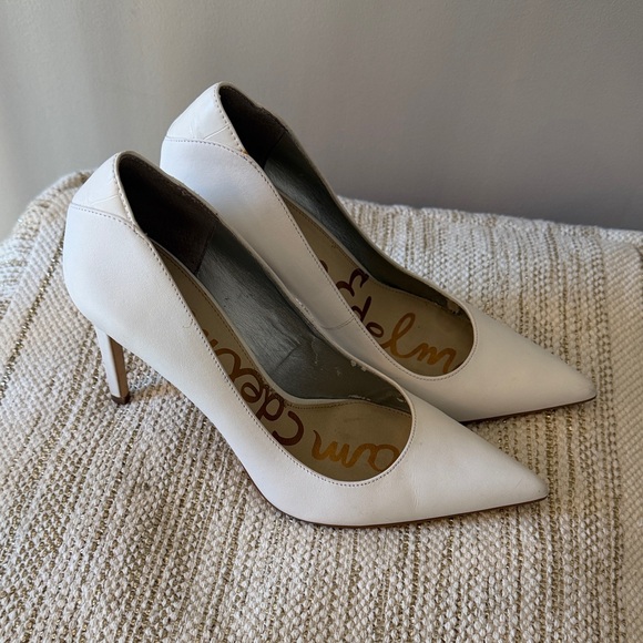 Spring 🌷 🐣 White Pointed Toe Heels - Picture 2 of 7